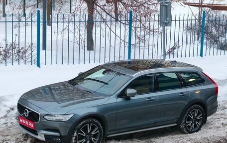 Volvo V90 Cross Country I рестайлинг, 2018 год, 4 500 000 рублей, 1 фотография