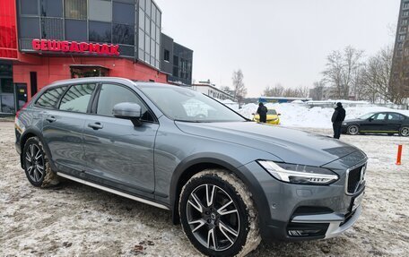 Volvo V90 Cross Country I рестайлинг, 2018 год, 4 500 000 рублей, 5 фотография