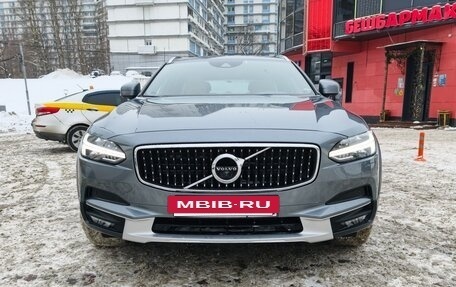 Volvo V90 Cross Country I рестайлинг, 2018 год, 4 500 000 рублей, 2 фотография