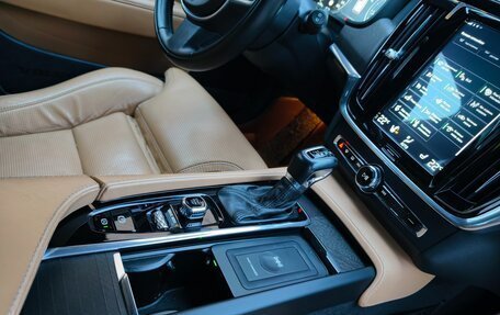 Volvo V90 Cross Country I рестайлинг, 2018 год, 4 500 000 рублей, 27 фотография