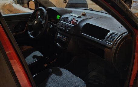 Skoda Fabia II, 2013 год, 800 000 рублей, 3 фотография