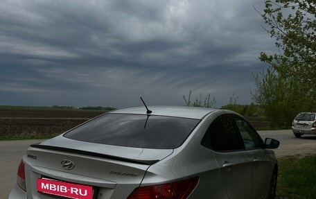 Hyundai Solaris II рестайлинг, 2011 год, 680 000 рублей, 4 фотография