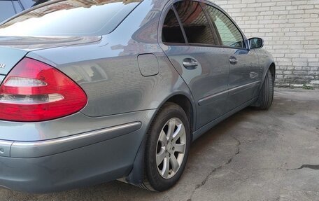 Mercedes-Benz E-Класс, 2004 год, 900 000 рублей, 5 фотография