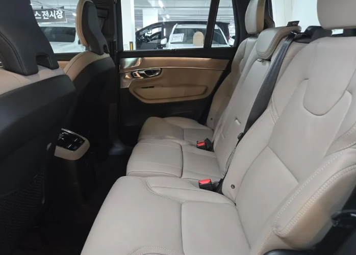 Volvo XC90 II рестайлинг, 2025 год, 13 200 000 рублей, 11 фотография