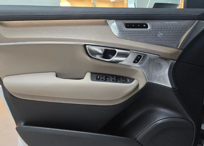 Volvo XC90 II рестайлинг, 2025 год, 13 200 000 рублей, 15 фотография