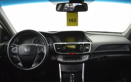 Honda Accord IX рестайлинг, 2013 год, 1 380 000 рублей, 11 фотография