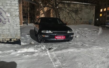 Toyota Carina, 1992 год, 380 000 рублей, 3 фотография