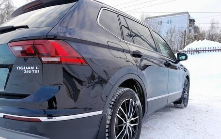 Volkswagen Tiguan II, 2020 год, 2 800 000 рублей, 3 фотография