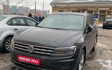 Volkswagen Tiguan II, 2017 год, 2 700 000 рублей, 5 фотография
