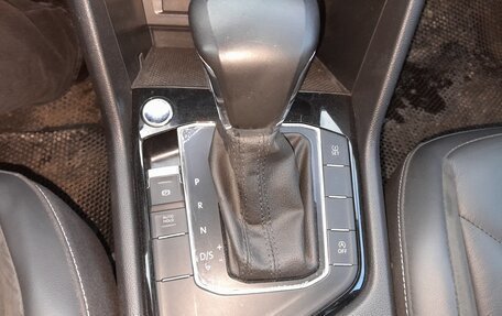 Volkswagen Tiguan II, 2020 год, 2 800 000 рублей, 16 фотография