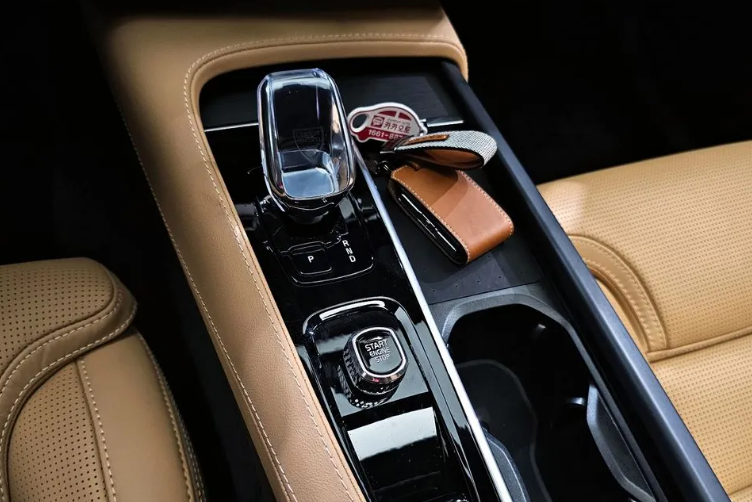 Volvo XC90 II рестайлинг, 2024 год, 8 900 000 рублей, 7 фотография