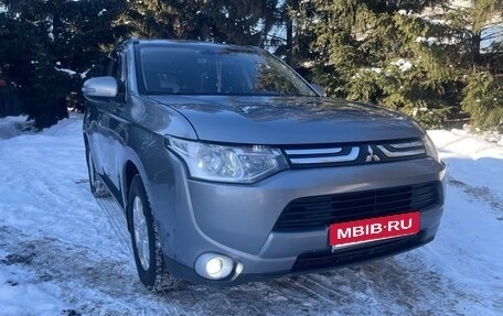 Mitsubishi Outlander III рестайлинг 3, 2012 год, 1 200 000 рублей, 1 фотография