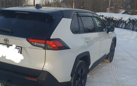 Toyota RAV4, 2020 год, 3 300 000 рублей, 6 фотография