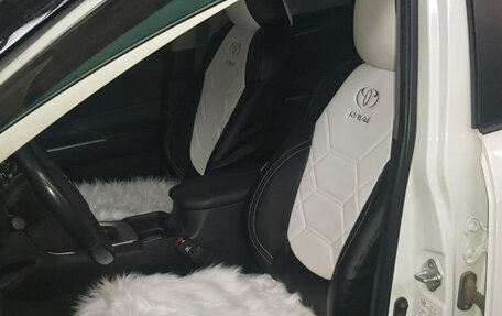 Toyota RAV4, 2020 год, 3 300 000 рублей, 10 фотография