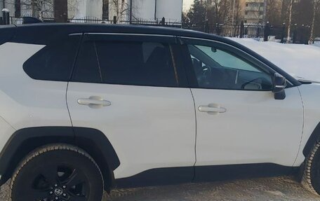 Toyota RAV4, 2020 год, 3 300 000 рублей, 12 фотография