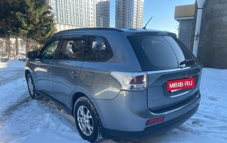 Mitsubishi Outlander III рестайлинг 3, 2012 год, 1 200 000 рублей, 4 фотография