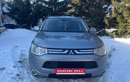 Mitsubishi Outlander III рестайлинг 3, 2012 год, 1 200 000 рублей, 8 фотография