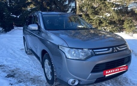 Mitsubishi Outlander III рестайлинг 3, 2012 год, 1 200 000 рублей, 9 фотография