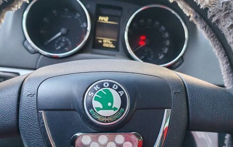 Skoda Yeti I рестайлинг, 2011 год, 800 000 рублей, 6 фотография