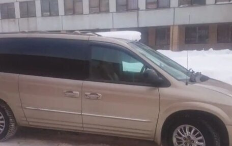 Chrysler Town & Country IV, 2002 год, 380 000 рублей, 2 фотография