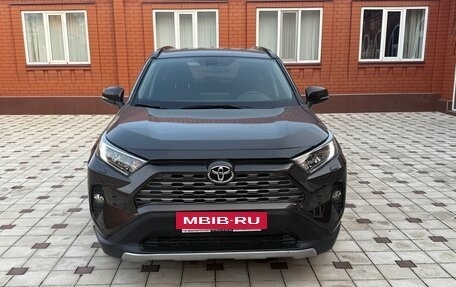 Toyota RAV4, 2022 год, 3 100 000 рублей, 4 фотография