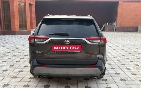 Toyota RAV4, 2022 год, 3 100 000 рублей, 11 фотография