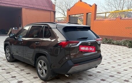 Toyota RAV4, 2022 год, 3 100 000 рублей, 12 фотография
