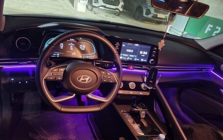 Hyundai Elantra, 2023 год, 2 390 000 рублей, 12 фотография