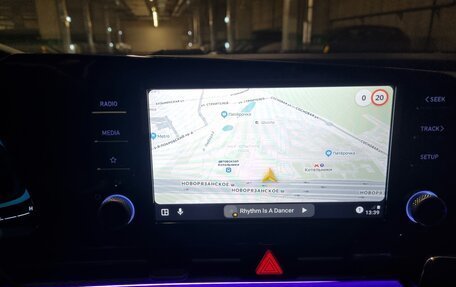 Hyundai Elantra, 2023 год, 2 390 000 рублей, 11 фотография