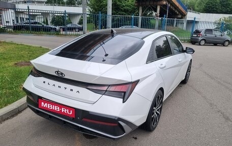 Hyundai Elantra, 2023 год, 2 390 000 рублей, 16 фотография