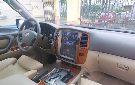 Toyota Land Cruiser 100 рестайлинг 2, 2006 год, 2 390 000 рублей, 9 фотография