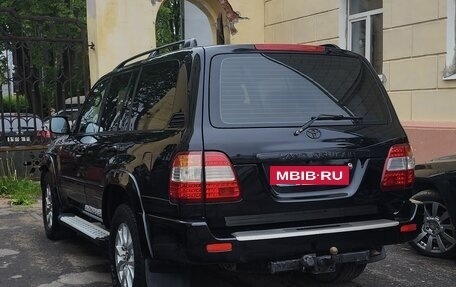 Toyota Land Cruiser 100 рестайлинг 2, 2006 год, 2 390 000 рублей, 7 фотография