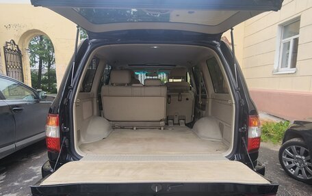 Toyota Land Cruiser 100 рестайлинг 2, 2006 год, 2 390 000 рублей, 19 фотография