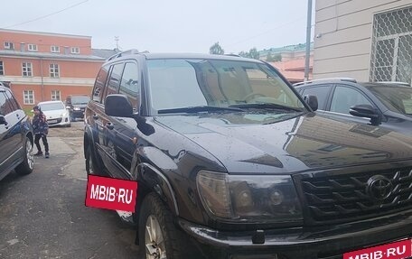 Toyota Land Cruiser 100 рестайлинг 2, 2006 год, 2 390 000 рублей, 6 фотография