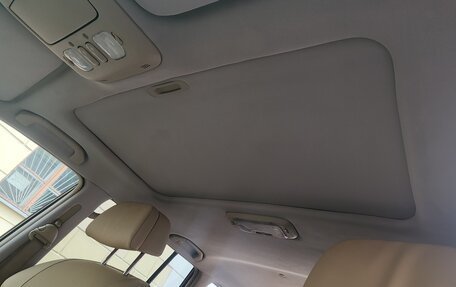 Toyota Land Cruiser 100 рестайлинг 2, 2006 год, 2 390 000 рублей, 26 фотография