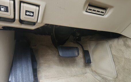 Toyota Land Cruiser 100 рестайлинг 2, 2006 год, 2 390 000 рублей, 28 фотография