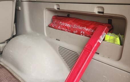 Toyota Land Cruiser 100 рестайлинг 2, 2006 год, 2 390 000 рублей, 29 фотография