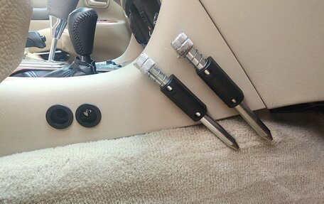 Toyota Land Cruiser 100 рестайлинг 2, 2006 год, 2 390 000 рублей, 31 фотография