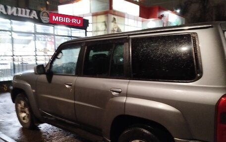 Nissan Patrol, 2004 год, 1 200 000 рублей, 9 фотография