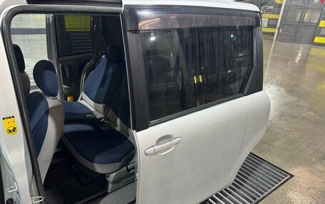 Toyota Sienta I, 2005 год, 575 000 рублей, 18 фотография