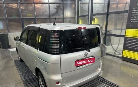 Toyota Sienta I, 2005 год, 575 000 рублей, 8 фотография