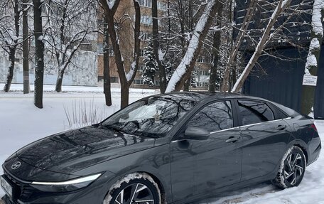 Hyundai Elantra, 2023 год, 2 305 000 рублей, 2 фотография