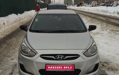Hyundai Solaris II рестайлинг, 2011 год, 700 000 рублей, 1 фотография