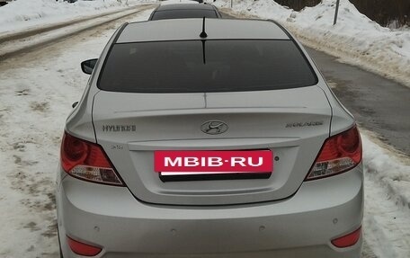 Hyundai Solaris II рестайлинг, 2011 год, 700 000 рублей, 6 фотография
