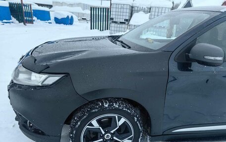 Mitsubishi Outlander III рестайлинг 3, 2018 год, 1 800 000 рублей, 25 фотография