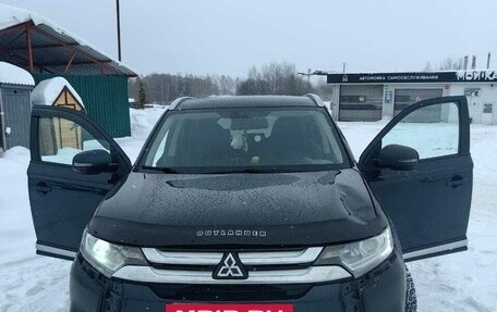 Mitsubishi Outlander III рестайлинг 3, 2018 год, 1 800 000 рублей, 27 фотография