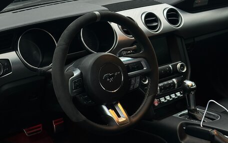 Ford Mustang VI рестайлинг, 2018 год, 3 000 000 рублей, 5 фотография