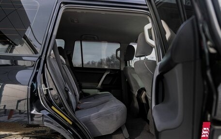 Toyota Land Cruiser Prado 150 рестайлинг 2, 2012 год, 3 000 000 рублей, 11 фотография