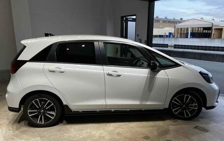 Honda Fit, 2023 год, 1 350 000 рублей, 10 фотография