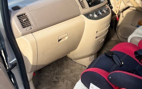 Nissan Serena II, 2003 год, 850 000 рублей, 10 фотография